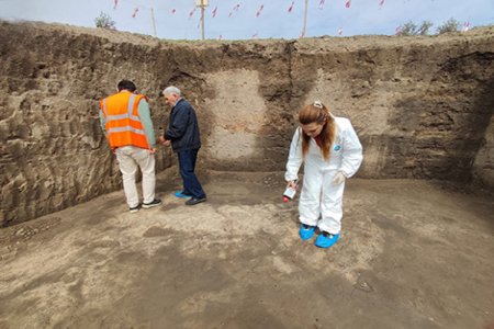 Qədim dövrə aid olan arxeoloji tapıntıların yaşları təyin edilib - FOTO