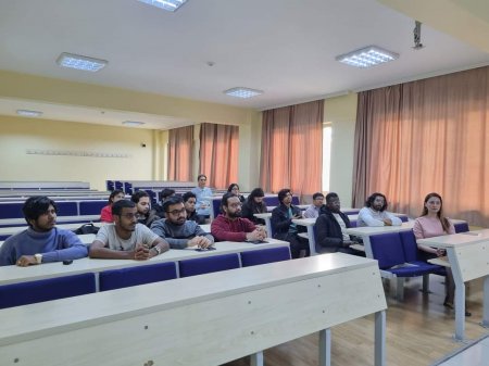 BMU-da əcnəbi tələbələr üçün fövqəladə hallarla bağlı maarifləndirici seminar keçirilib - FOTO