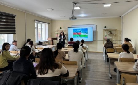 Azərbaycanın folklorşünas alimi özbək tələbələrə ustad dərsi keçib