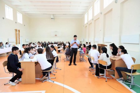 Məktəblilər arasında çempionat keçirilib