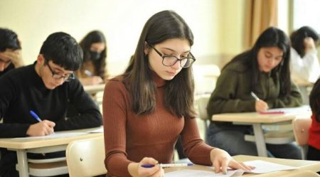 Qəbul imtahanlarına qeydiyyat başa çatır