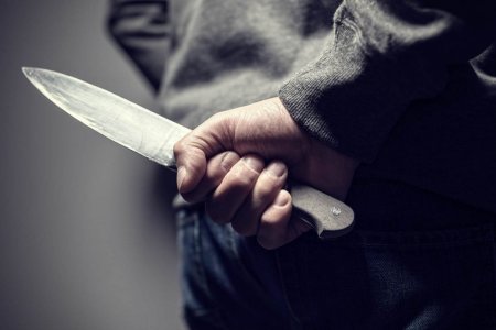 Bıçaqlanan tələbənin adı bilindi - Son durumu